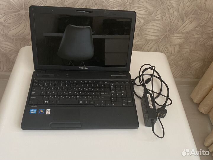 Ноутбук Toshiba Satellite C660-1WT синий рабочий