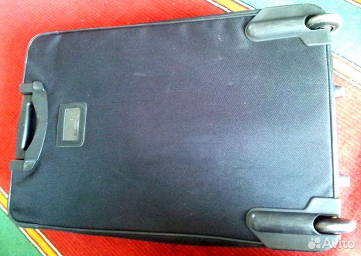 Чемодан большой почти новый