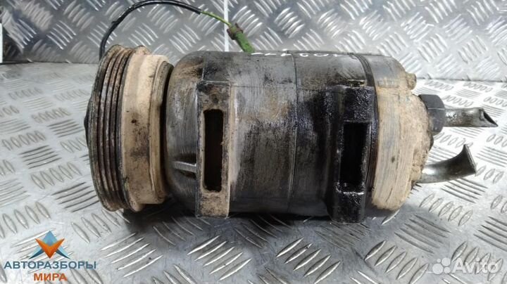 Компрессор кондиционера Volkswagen Passat B6 2005