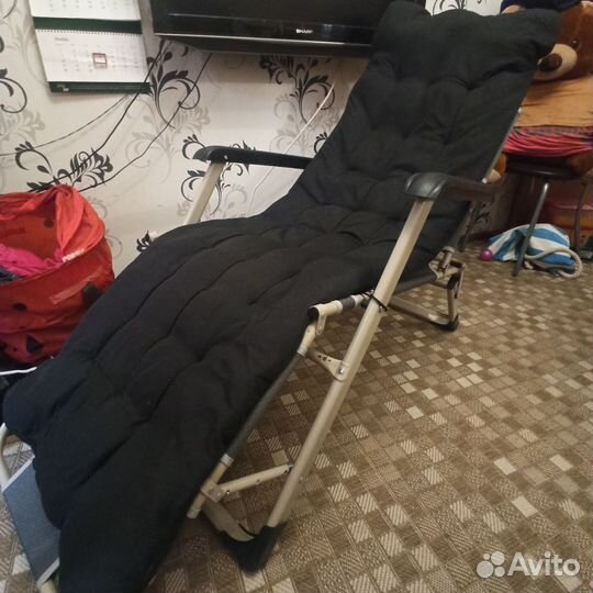 Шезлонг, кемпинговая кровать, раскладушка