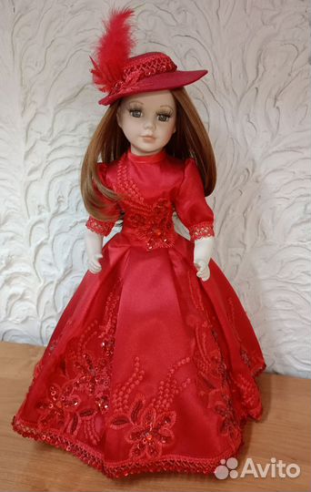 Кукла фарфоровая 40 см