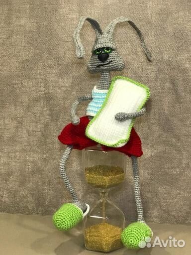 Интерьерная вязаная игрушка ручной работы