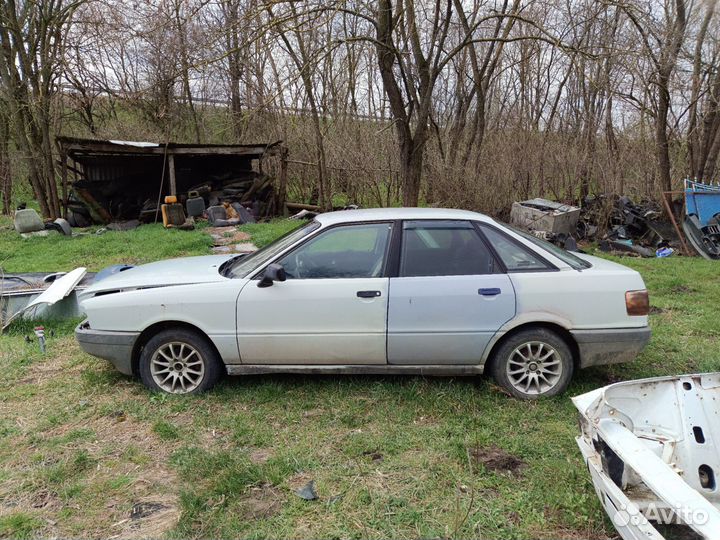 В разборе Audi 80 b3