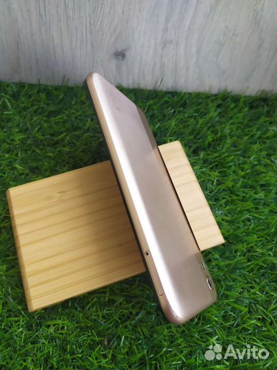 Телефон Honor 8s