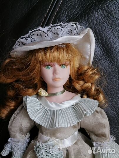 Кукла фарфоровая коллекционная, 25 см