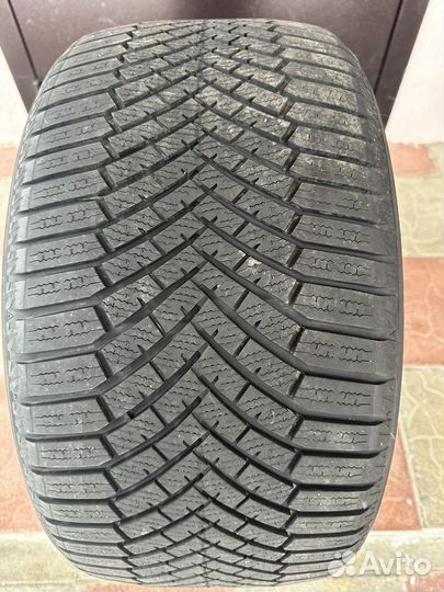 Yokohama BluEarth Winter V906 7/35 R19 100V