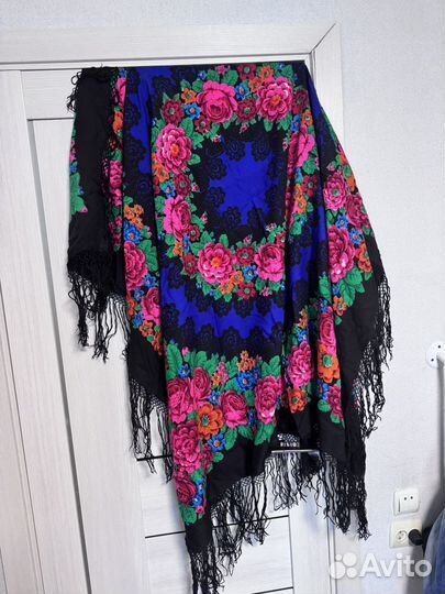 Платок большой красивый