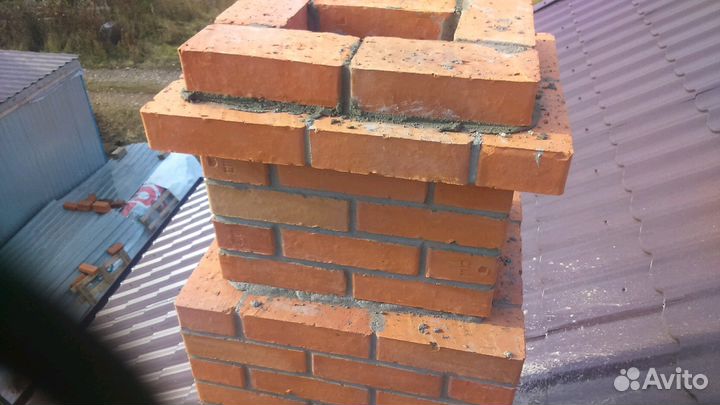 Каменщик. Кирпичная кладка. Строительство дома