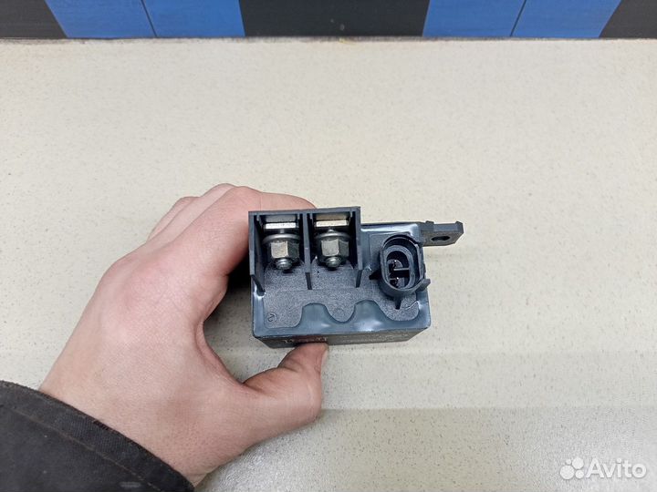 Реле 5-serie GT F07 2009-2016