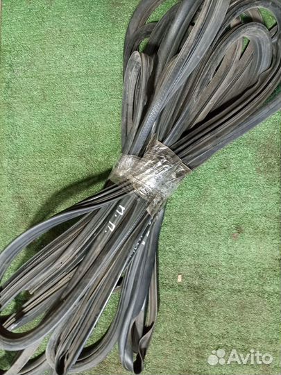 Резинка уплотнительная Nissan Almera N16 рестайлин