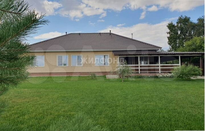 Коттедж 202,3 м² на участке 30 сот.