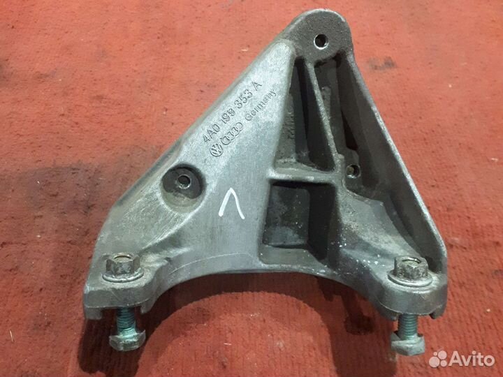 Левый кронштейн двигателя ауди а6 с4
