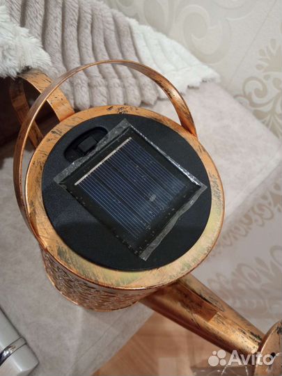 Садовый светильник на солнечной батарее