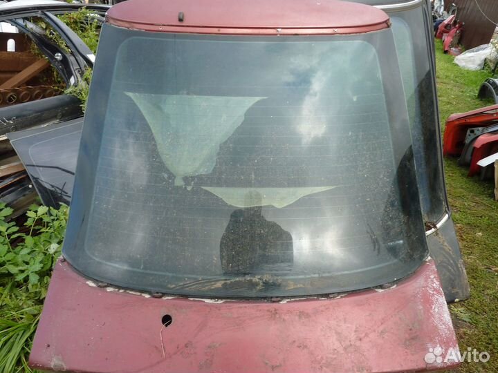 Стекло на крышку багажника Ford Scorpio