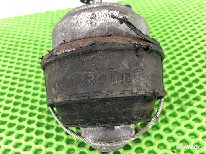 Опора двигателя передняя