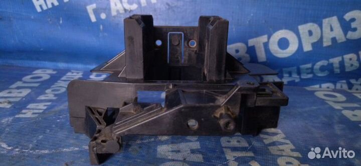 Крепление подрулевых переключателей Ford Focus 2