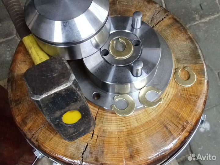 Инструмент для чеканки сувенирных жетонов и монет