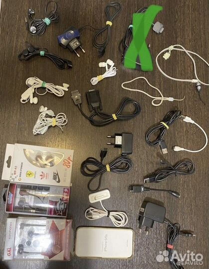 Блоки питания для сотовых телефонов,наушники