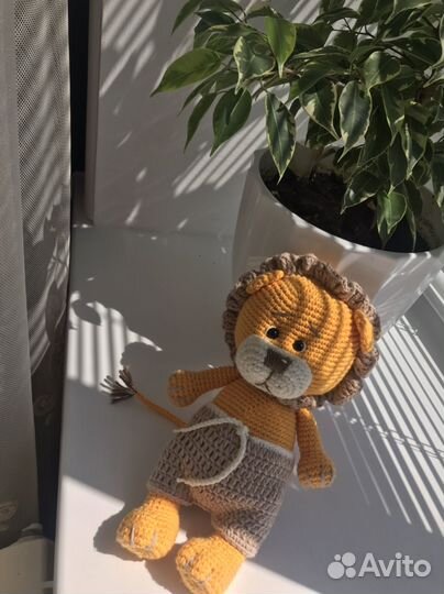Вязаные игрушки львёнок