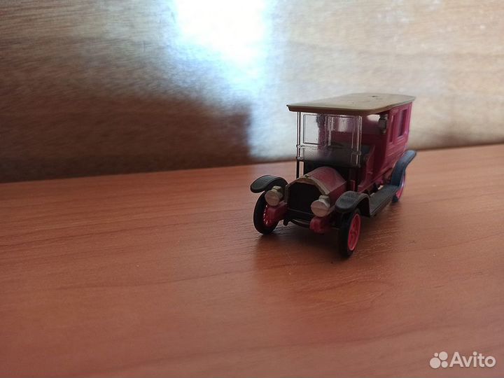 Автомодели Dimler Benz и Hispano suiza