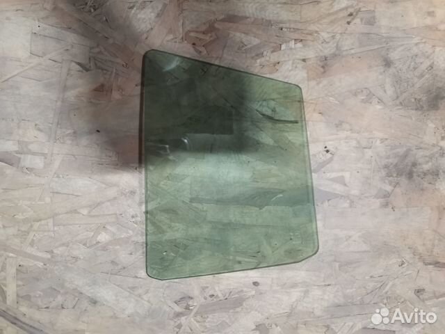 Стекло форточка Mazda