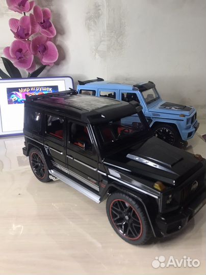 Машина Мерседес с Дымом и Светом