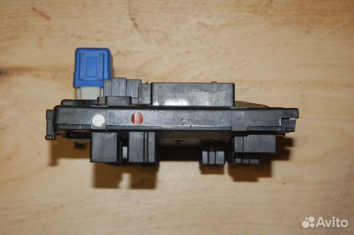 Блок предохранителей Ниссан Патрол, Сафари Y61