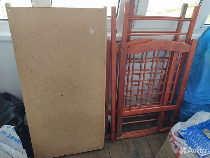 Детская кроватка с матрасом