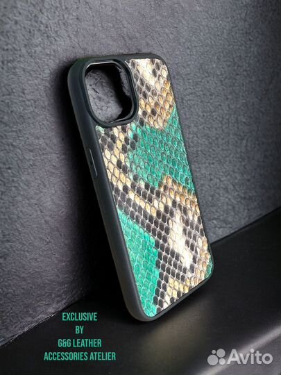 Чехол на iPhone 15 из кожи питона