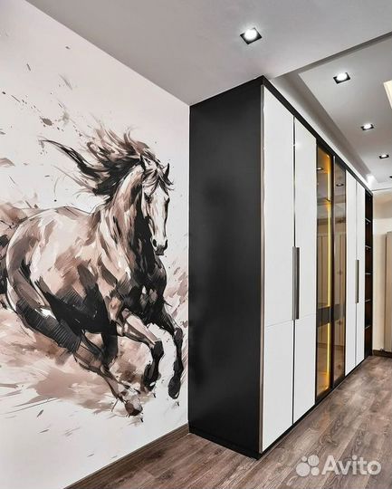 Шкаф распашной со стекляными дверцами