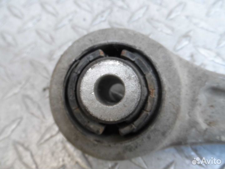 Рычаг передний правый нижний Audi A4 B8 8K0407156B