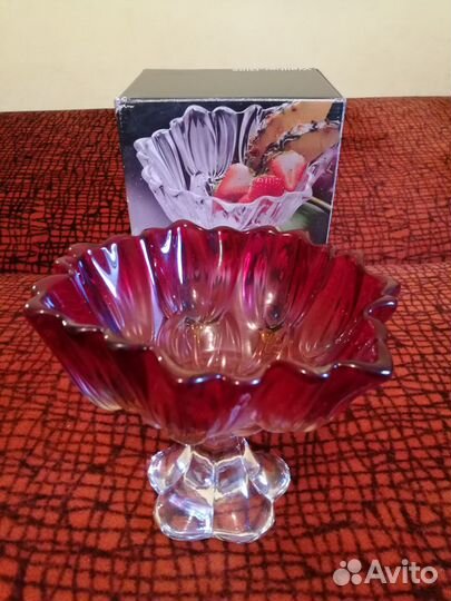 Стеклянная ваза для фруктов, конфет и т.п