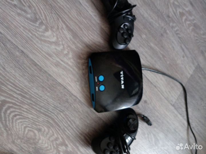 Продаю Приставку titan 555 игр