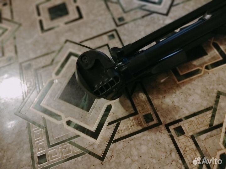 Штатив для фотоаппарата