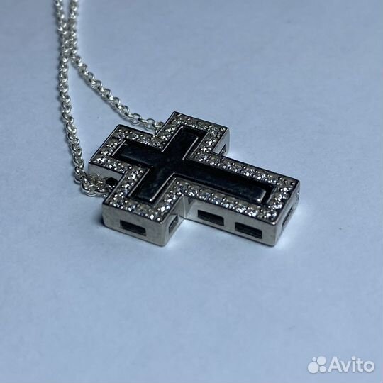 Серебряная цепь с крестом