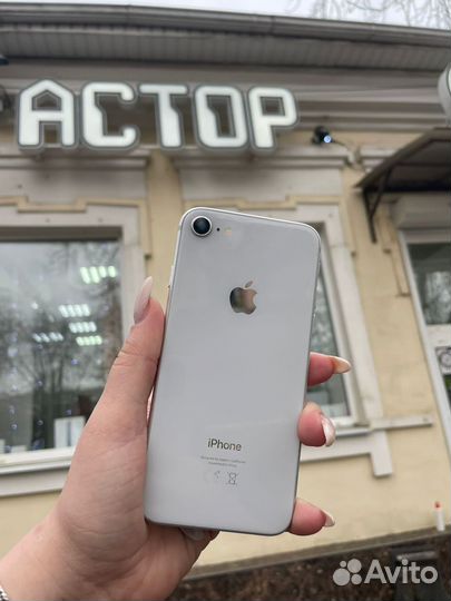 iPhone 8, 64 ГБ