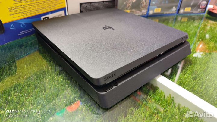 Sony PS4 Slim 1TB(2208) 2 Геймпада Три Диска