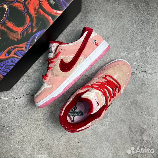 Nike SB Dunk Low pro StrangeLove Valentines Day