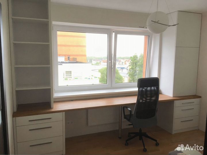 Детская зона у окна для двоих