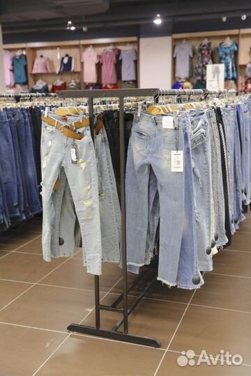 Рейл для одежды