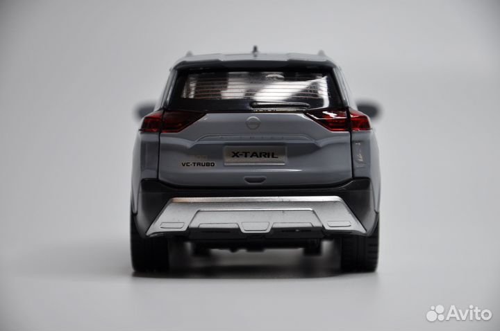 Модель автомобиля Nissan X-Trail 2023 металл