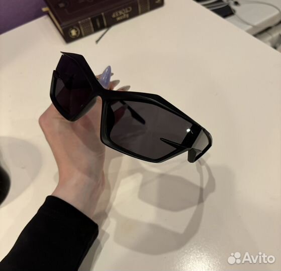 Солнцезащитные очки