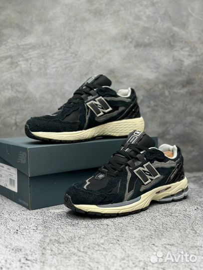 Темные New Balance 1906