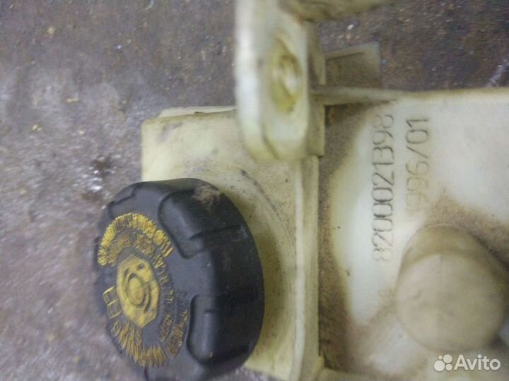 Бочек тормозной жидкости Renault Espace 4