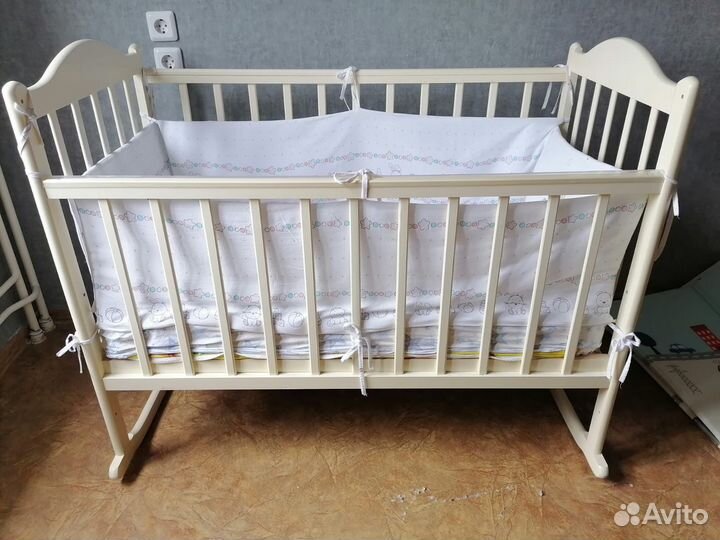 Детская кроватка