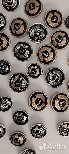 Пуговицы брендовые