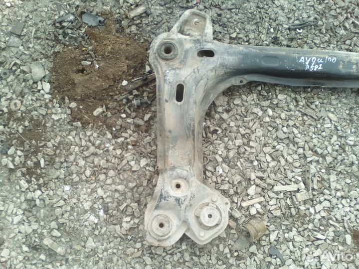 Балка подмоторная (подрамник) Audi 100 С3 1982