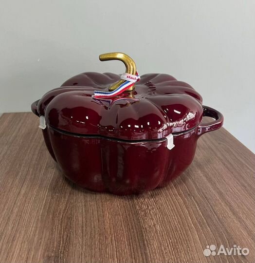 Чугнная кастрюля Staub