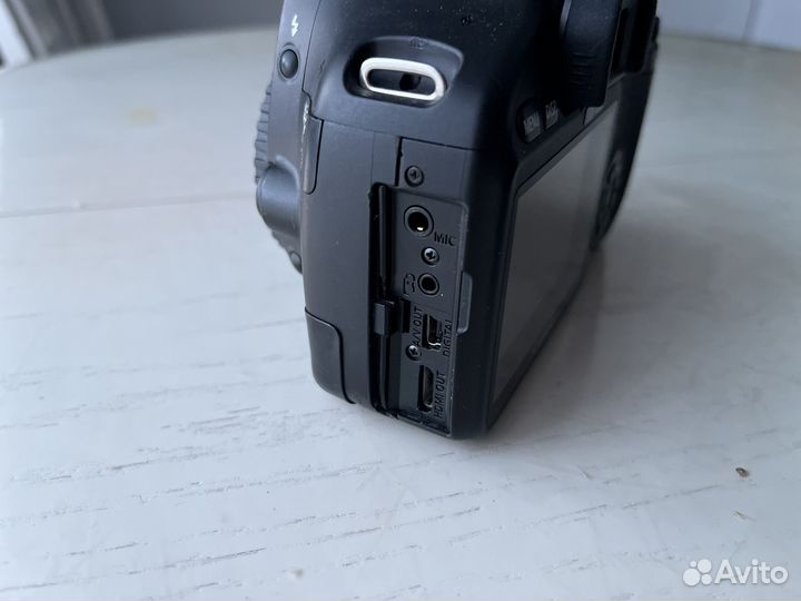 Фотоаппарат Canon 550d