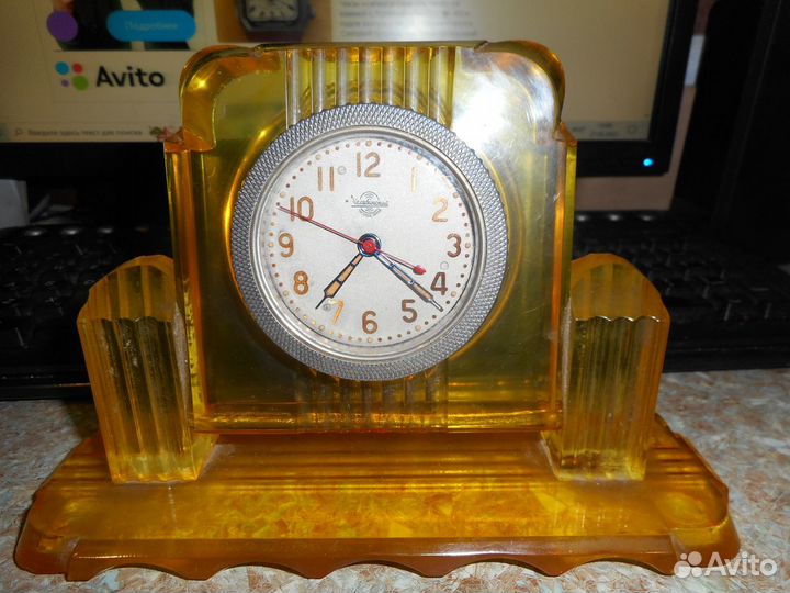 Продам настольные часы